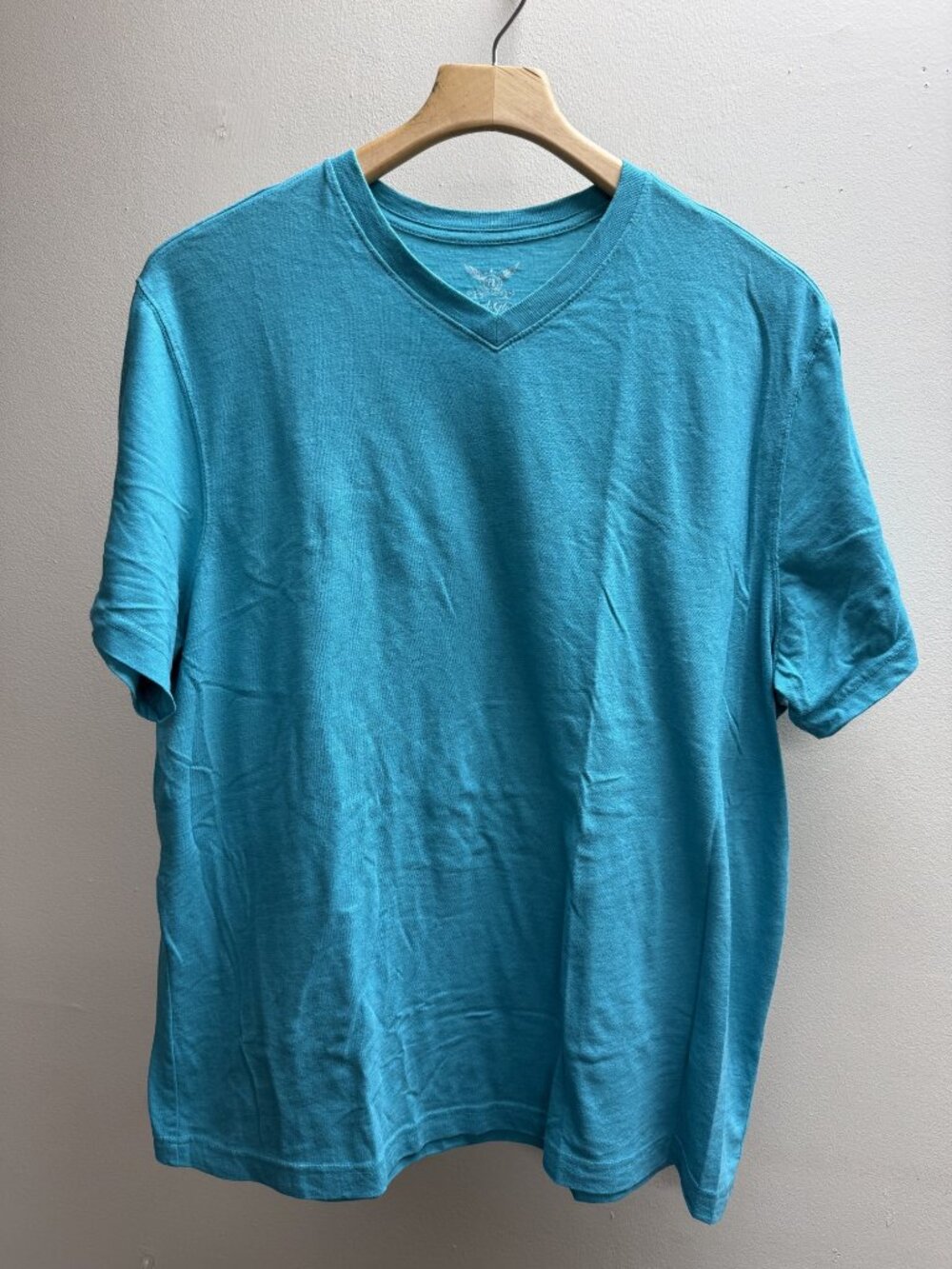 Faded Glory V-neck XL Men's tshirt